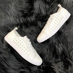 NWOT Koolaburra by Uggs Women’s White Eyelet Sneakers